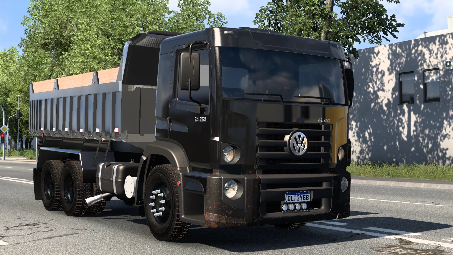 Volkswagen Constellation 24.280 v1.5 4