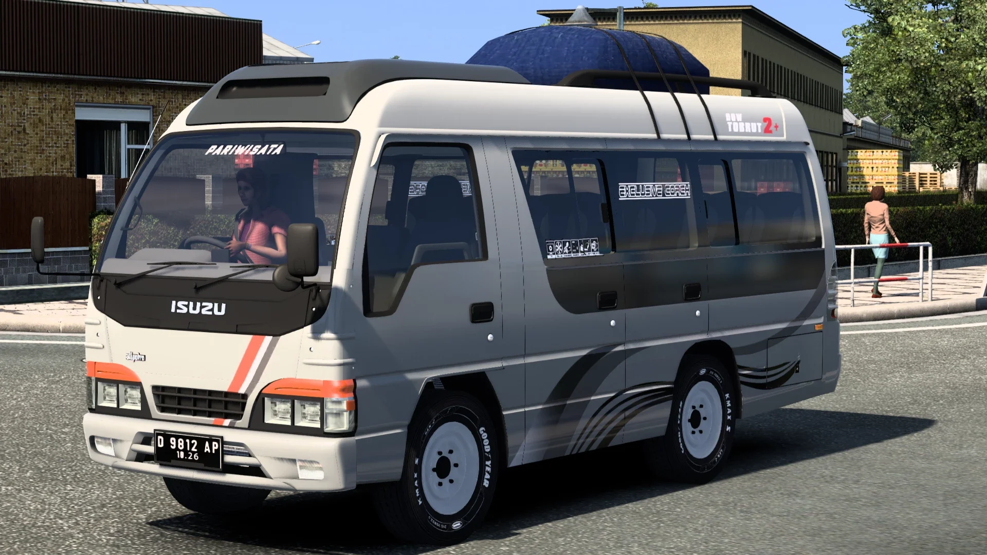 Isuzu NKR 55 Microbus