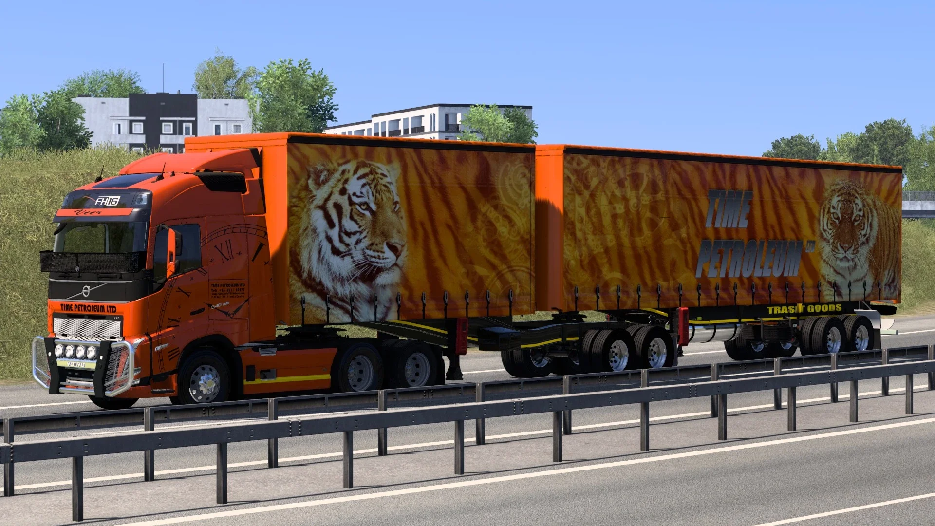 Henred Fruehauf trailer pack and skeletal trailer