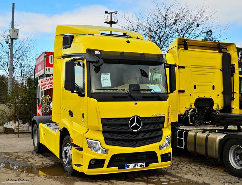 Mercedes Benz New Actros 2019 by Actros 5 Crew v 2.2